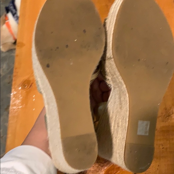 Coach gold metallic wedge sandals 8.5 B - Picture 6 of 6